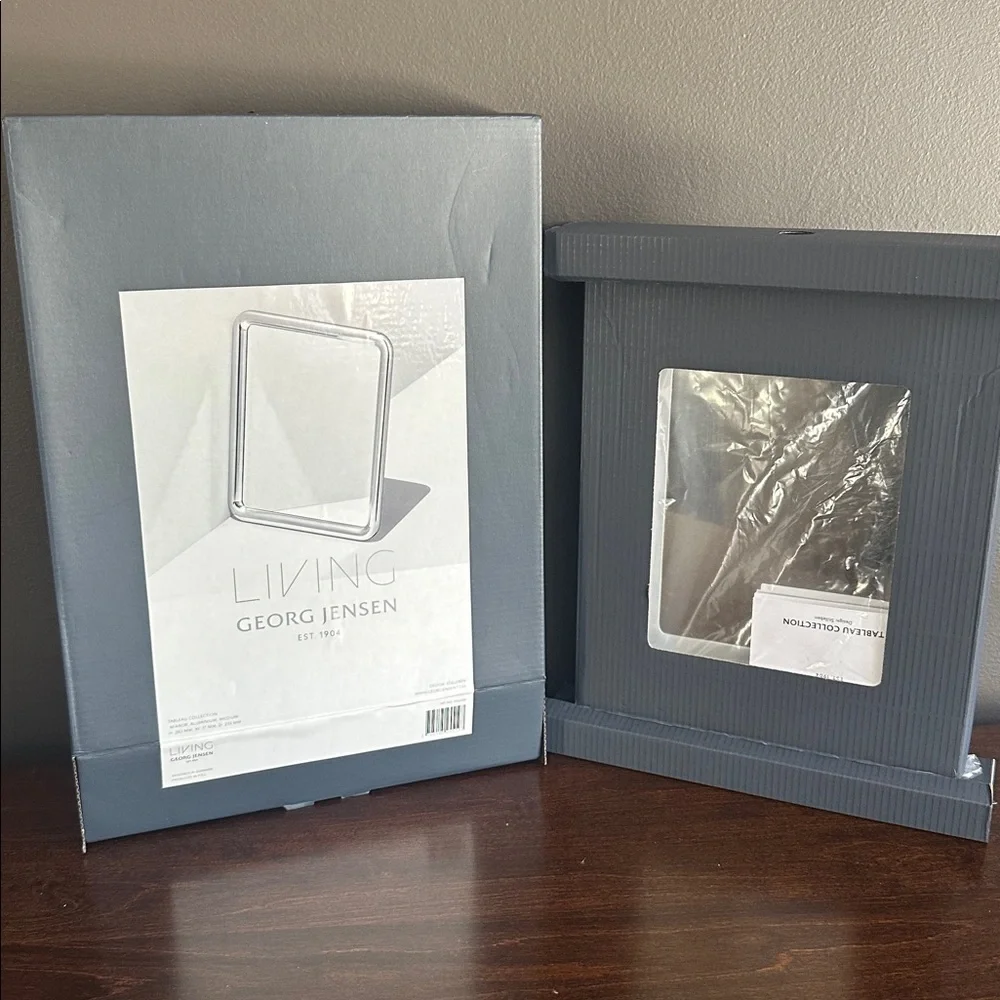 New in box Georg Jensen Polished Silver tableau mirror. Makes a beautiful gift - Picture 8 of 9